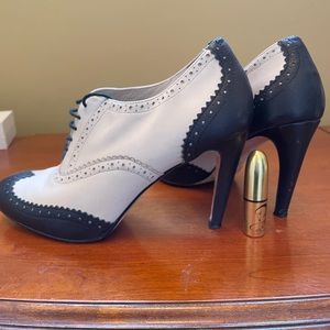 ColeHaan Heeled wing tips